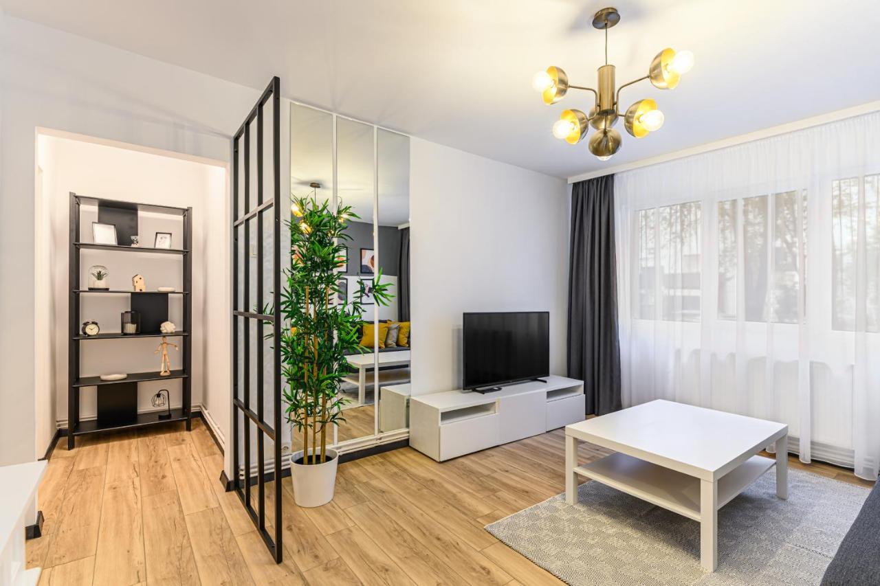 Travelers Hideout - Central Apartment Braşov Dış mekan fotoğraf