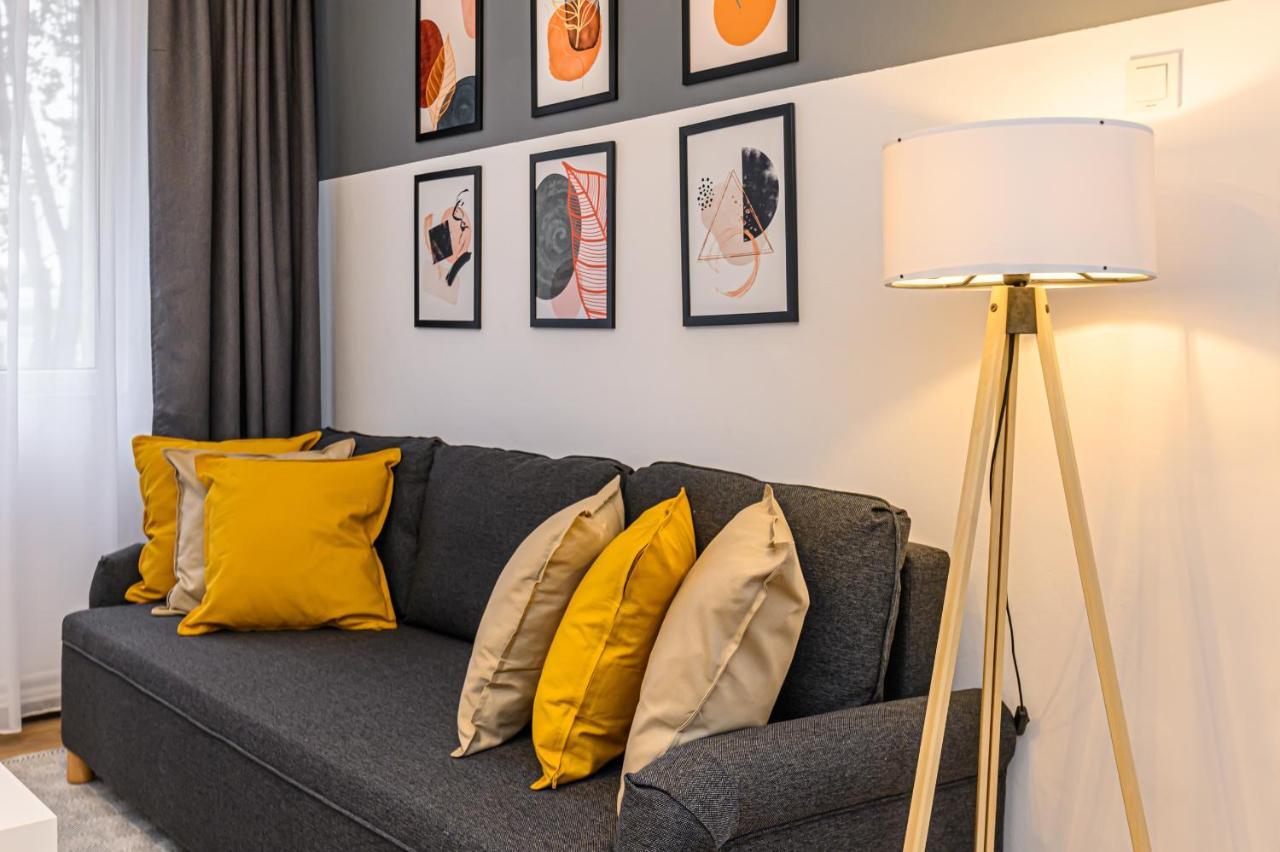 Travelers Hideout - Central Apartment Braşov Dış mekan fotoğraf