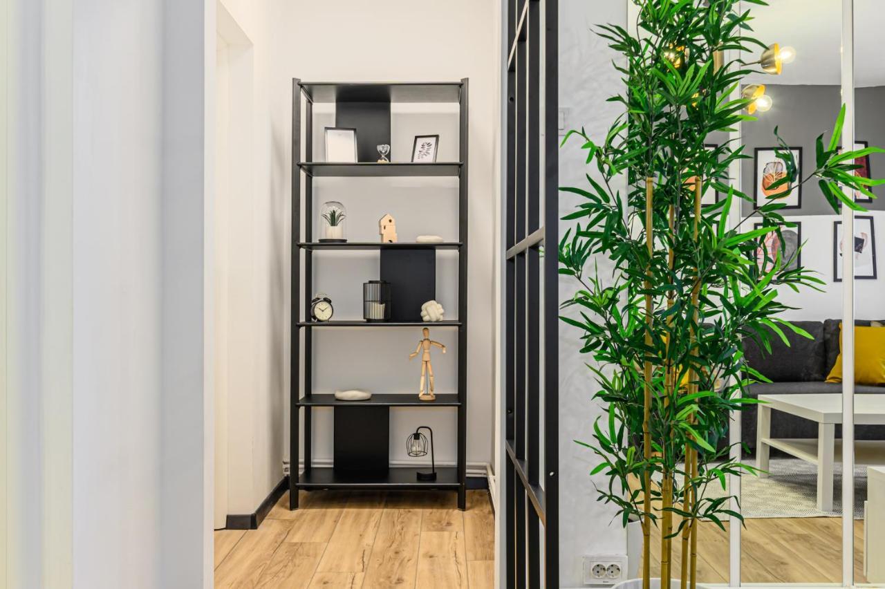 Travelers Hideout - Central Apartment Braşov Dış mekan fotoğraf